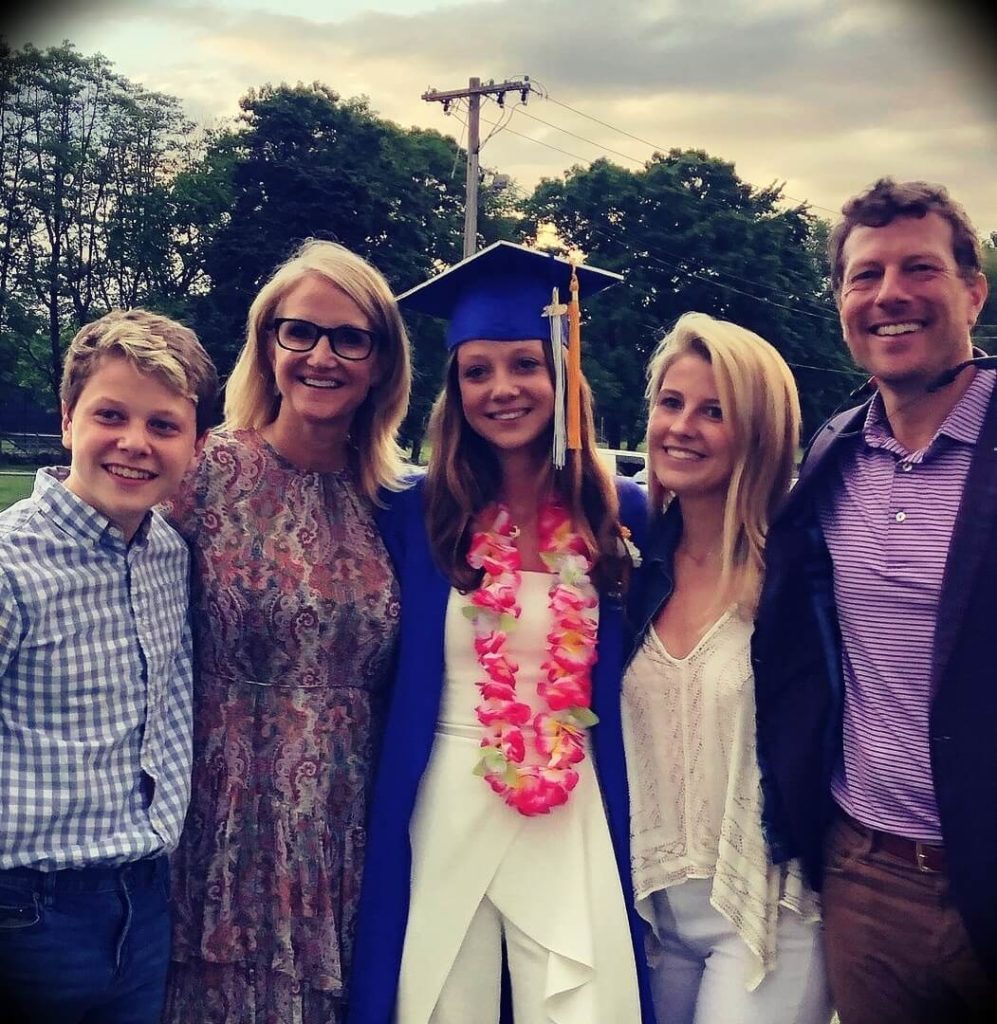 Mel Robbins with her husband Christopher Robbins and their three children