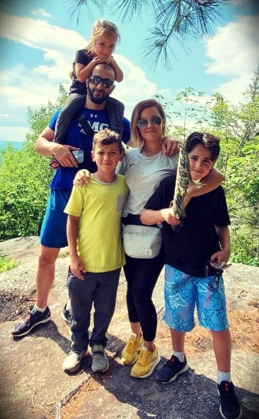 Firas Zahabi with his wife Mélissa  and their children