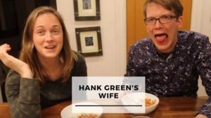 Read more about the article 9 Rare Pics Of Hank Green With His Wife